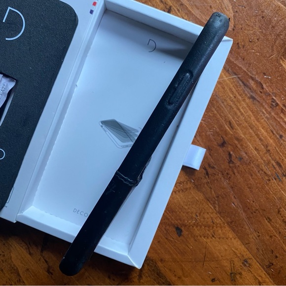 Decoded Black Leather Card Case iPhone 11 Pro Max - Picture 9 of 9